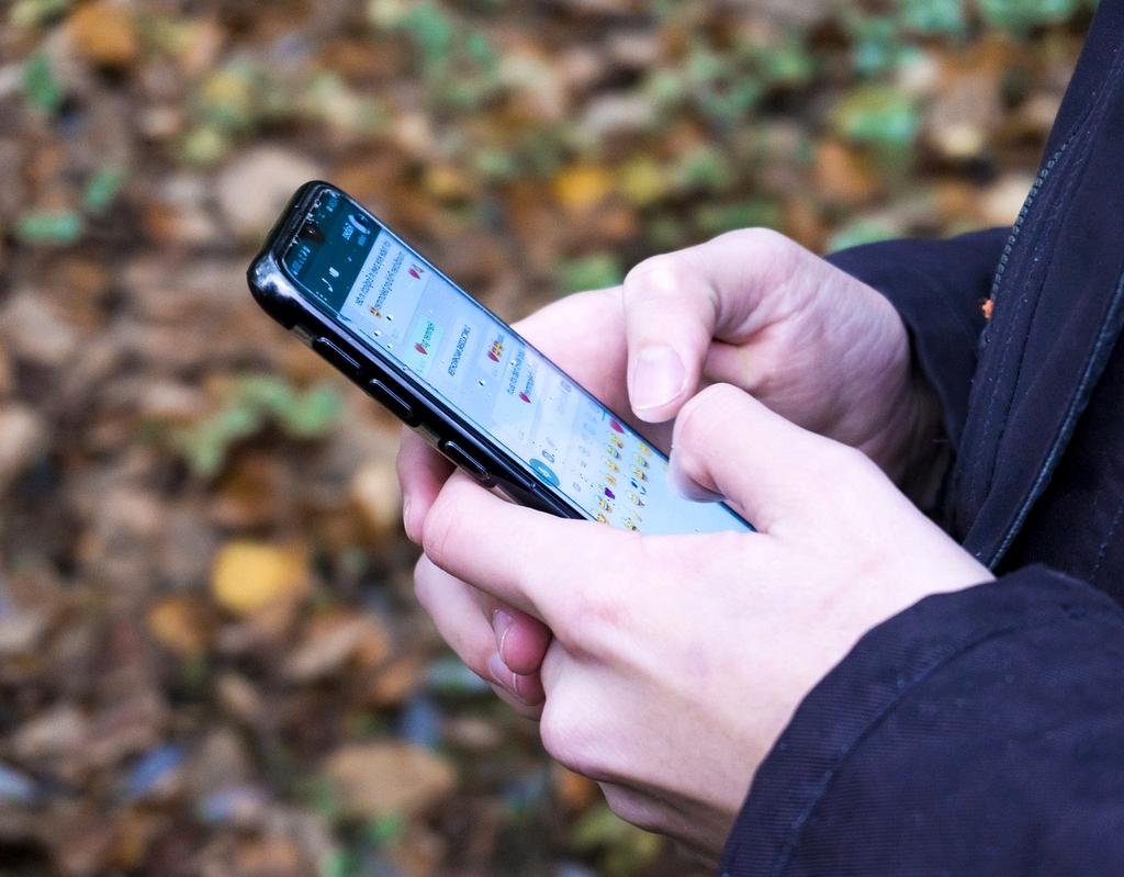 Wireless technology services concept with connected icons