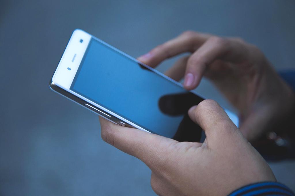 Cutting-edge wireless devices connected through a futuristic network